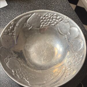 Wilton Armetale Pewter Fruit Embossed Bowl Vintage